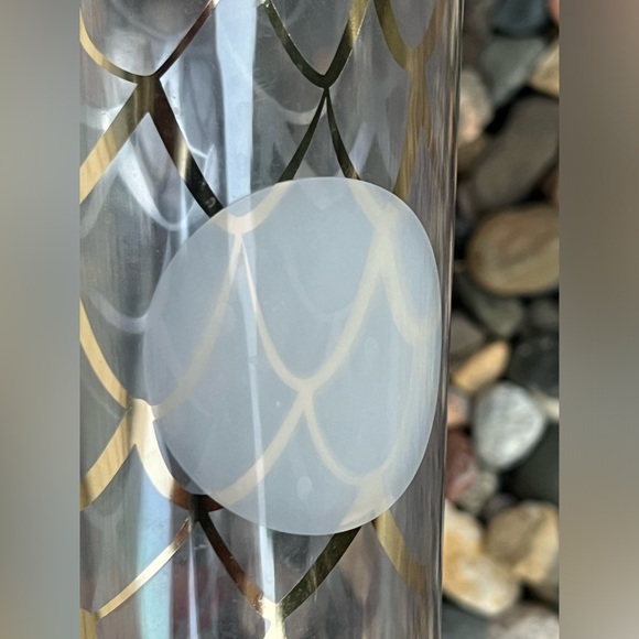 ☕️🧜‍♀️ 2016 Mermaid Scale Venti Cup | Gold Scales & Clear Tumbler | 24 oz. - Picture 7 of 17